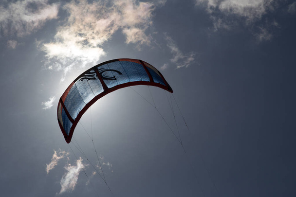 Силуэт парашюта
 - Фото, изображение