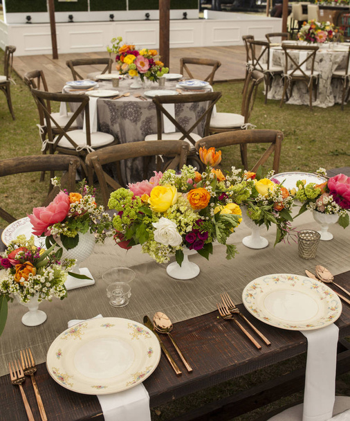 arrangement of tables with antique plates for reception - Foto, Imagem
