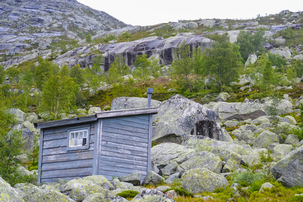 Trolltunga, Odda, Norja: 21. kesäkuu 2016, Vuoristomökit ja hou
 - Valokuva, kuva