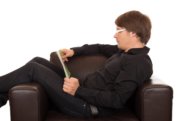 Homem lendo um livro - Foto, Imagem