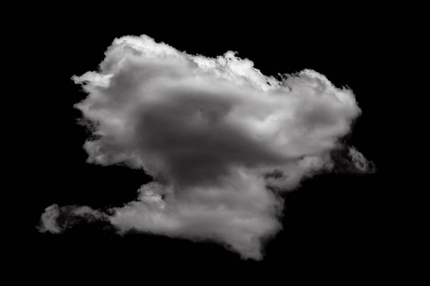 Fehér felhő elszigetelt egy fekete háttér reális felhő. - Fotó, kép