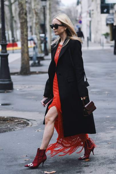 Paris, France - March 02, 2019: Street style outfit Charlotte Groeneveld after a fashion show during Paris Fashion Week - PFWFW19 - Fotografie, Obrázek
