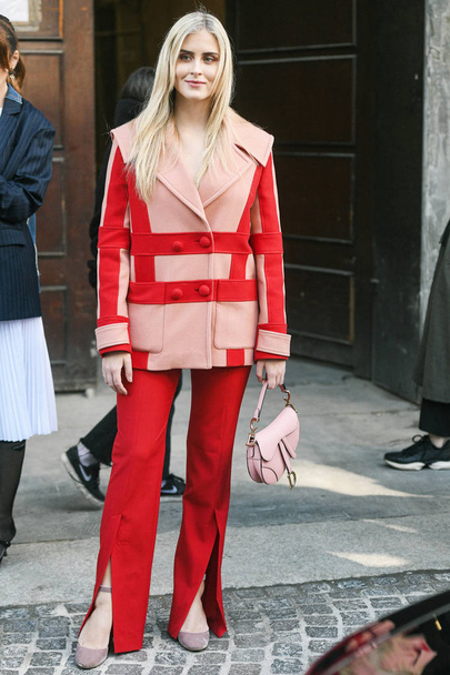 Milan, Italy - February 22, 2019: Street style Outfit before a fashion show during Milan Fashion Week - MFWFW19 - Foto, afbeelding