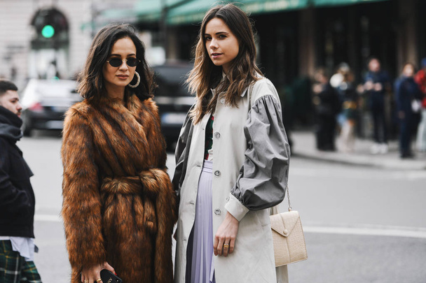 Paris, France - March 04, 2019: Street style appearance during Paris Fashion Week - PFWFW19 - Foto, afbeelding