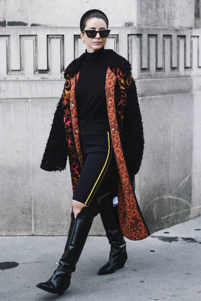 Paris, France - March 02, 2019: Street style Street style outfit before a fashion show during Milan Fashion Week - PFWFW19; - Φωτογραφία, εικόνα