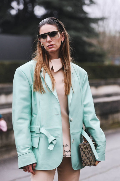 Paris, France - March 03, 2019: Street style outfit -   after a fashion show during Paris Fashion Week - PFWFW19 - Foto, Bild