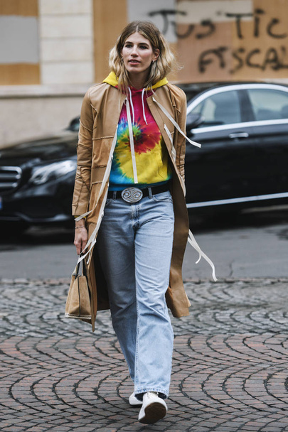 Paris, France - March 02, 2019: Street style Street style outfit before a fashion show during Milan Fashion Week - PFWFW19; - Foto, Bild