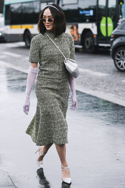 Paris, France - March 05, 2019: Street style outfit before a fashion show during Milan Fashion Week - PFWFW19 - Foto, Imagen