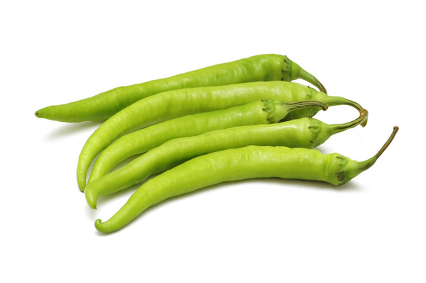 Зелений перець ізольований на білому
 - Фото, зображення