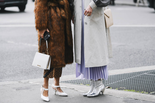 Paris, France - March 04, 2019: Street style appearance during Paris Fashion Week - PFWFW19 - Foto, imagen