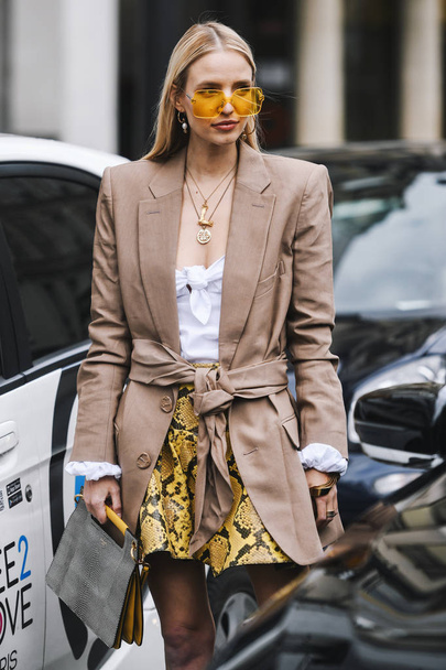 Paris, France - March 02, 2019: Street style outfit -  Leonie Hanne after a fashion show during Paris Fashion Week - PFWFW19 - Zdjęcie, obraz