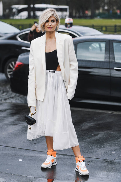 Paris, France - March 02, 2019: Street style outfit -  Xenia Adonts after a fashion show during Paris Fashion Week - PFWFW19 - Foto, Imagen
