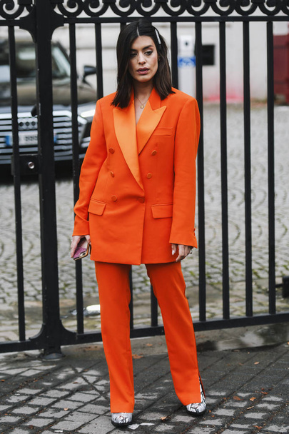Paris, France - March 02, 2019: Street style outfit -  Aida Domenech after a fashion show during Paris Fashion Week - PFWFW19 - Foto, afbeelding