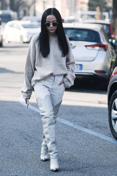Milan, Italy - February 22, 2019: Street style Outfit after a fashion show during Milan Fashion Week - MFWFW19 - Foto, Bild