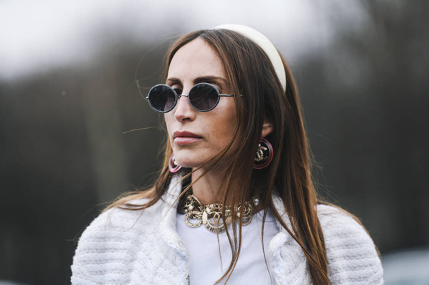Paris, France - March 05, 2019: Street style outfit before a fashion show during Milan Fashion Week - PFWFW19 - 写真・画像