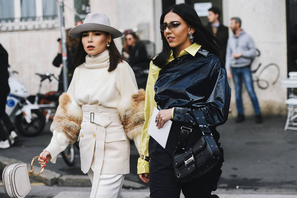 Milan, Italy - February 21, 2019: Street style Outfits after a fashion show during Milan Fashion Week - MFWFW19 - Foto, imagen