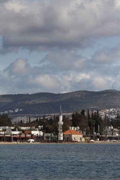 Ege Denizi kenarında küçük bir sahil kasabası - Fotoğraf, Görsel
