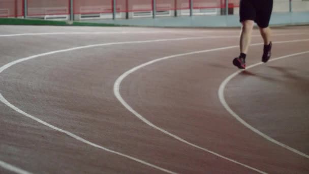 hardloop parcours in de Indoor Arena van track and Field. - Video