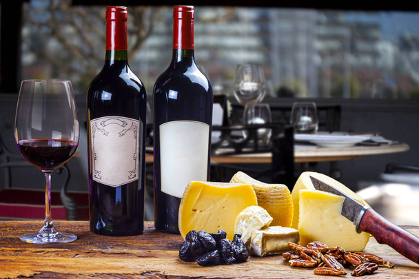 Vin rouge au fromage
 - Photo, image