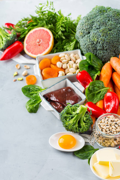 バランスのとれたクリーンな食べ物栄養、ビタミンAが豊富な食品 - 写真・画像