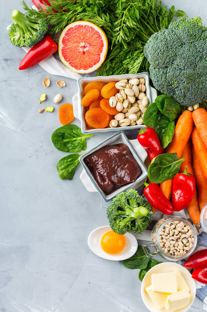 Nutrición equilibrada y limpia, alimentos ricos en vitamina A
 - Foto, Imagen