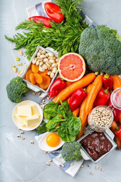 バランスのとれたクリーンな食べ物栄養、ビタミンAが豊富な食品 - 写真・画像