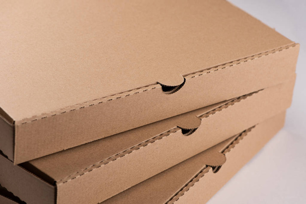 üres pizza doboz elszigetelt fehér háttér - Fotó, kép