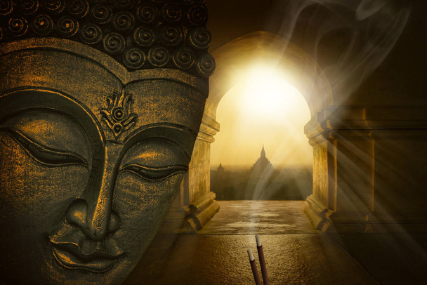 Лицо Будды в храме Багана
 - Фото, изображение