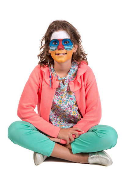 Девушка с краской для лица
 - Фото, изображение