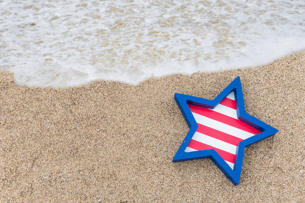 Патриотический фон США на песчаном пляже
 - Фото, изображение