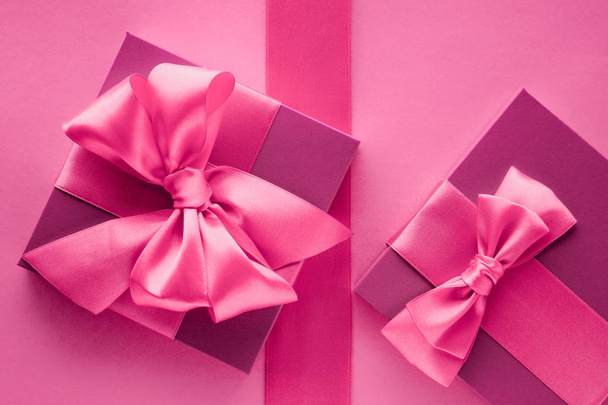 Pink gift boxes, feminine style flatlay background - Foto, imagen