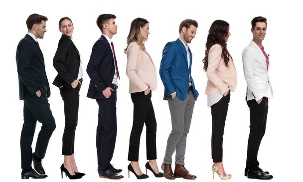 siedem nowoczesnych młodych ludzi biznesu czeka w kolejce - Zdjęcie, obraz