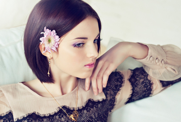 Beautiful Stylish Girl with Flower - Foto, imagen
