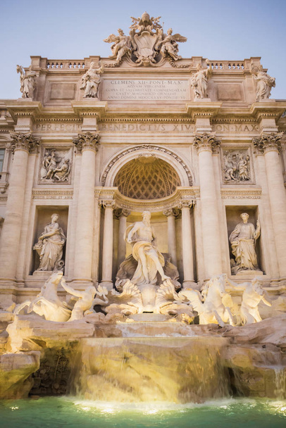 Fontána Trevi na konci dne v Římě - Fotografie, Obrázek