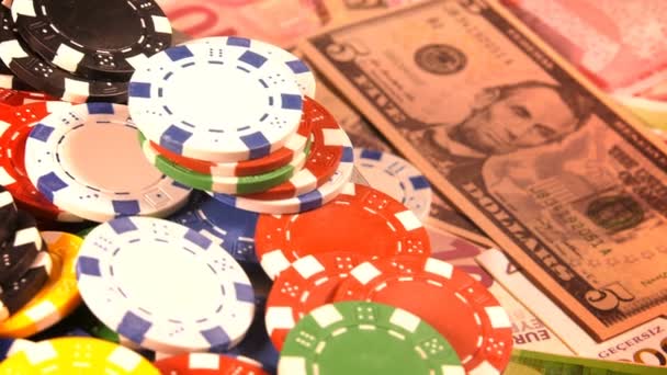 Hazardní hráčské hry dices a chipsy, které mají spousty rizik a úspěchů jako Poker, blackjack. Většinou se hraje v kasinech, nebezpečí ztrácí někdy všechno, když nemáte dost štěstí - Záběry, video