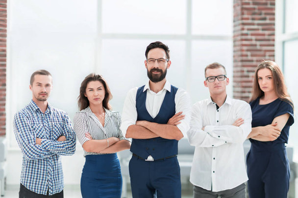 confident business team standing in a modern office - Fotoğraf, Görsel