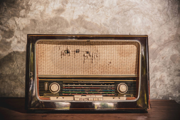 antique radio on vintage background - Foto, imagen