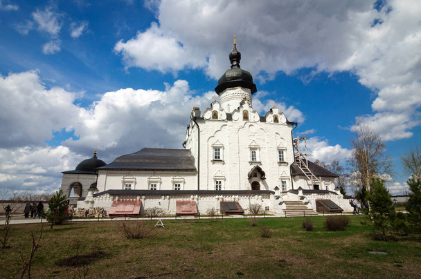 Catedral de piedra blanca de la suposición, Sviyazhsk
. - Foto, imagen