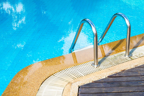 Beautiful outdoor swimming pool in hotel and resort - Foto, Imagem