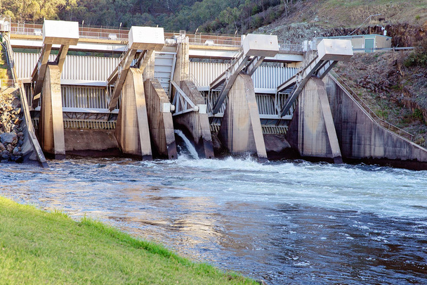 水の保全と環境のためのダム - 写真・画像