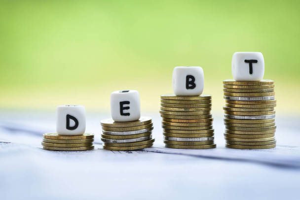 aumento do passivo do conceito de consolidação da dívida de isenção
 - Foto, Imagem