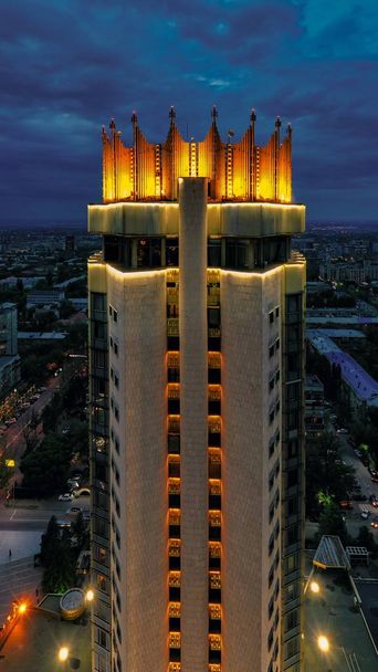 Καζακστάν Αλμάτι νυχτερινή θέα στο ξενοδοχείο Καζακστάν - Φωτογραφία, εικόνα