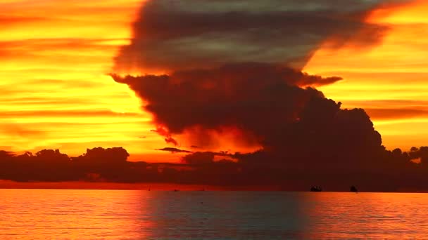 sunset on sea and sun ray back silhouette cloud time lapse - Footage, Video
