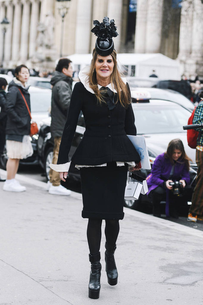 Paris, France - March 5, 2019: Street style outfit -  Anna Dello Russo before a fashion show during Paris Fashion Week - PFWFW19 - Foto, imagen
