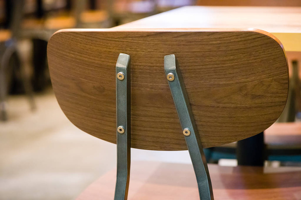belle chaise marron dossier pour réunion au café et restauration rapide
 - Photo, image