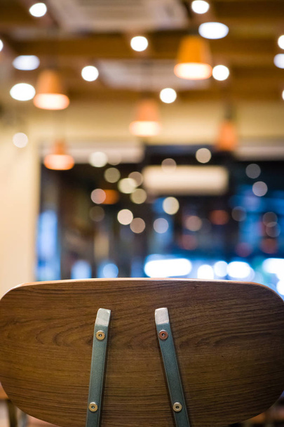 hermoso respaldo silla marrón para la reunión en la cafetería y comida rápida
 - Foto, imagen