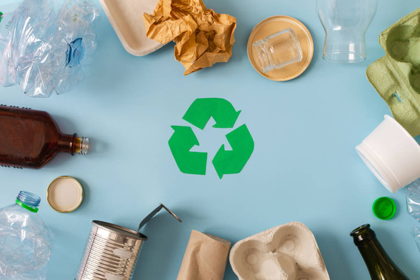 Çevre koruma konsepti - geri lcycl için hazırlanan çöp - Fotoğraf, Görsel