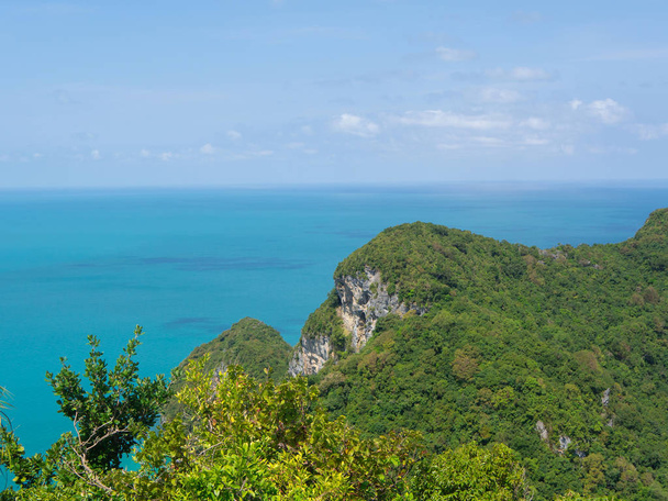 Paradise exotic seascape scenery with turquoise water, Angthong - Photo, Image