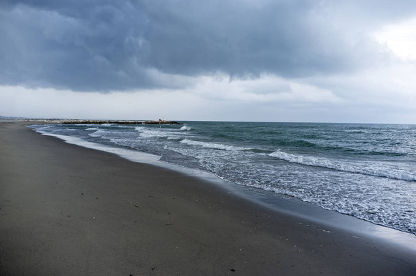 Κακός καιρός στην παραλία - Φωτογραφία, εικόνα