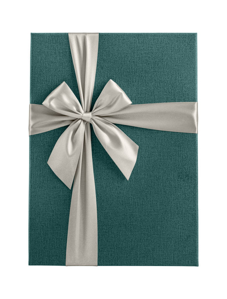 Beyaz arka plan üzerinde izole beyaz şeritli üst görünüm mavi hediye kutusu, yakın çekim, tasarım öğesi - Fotoğraf, Görsel